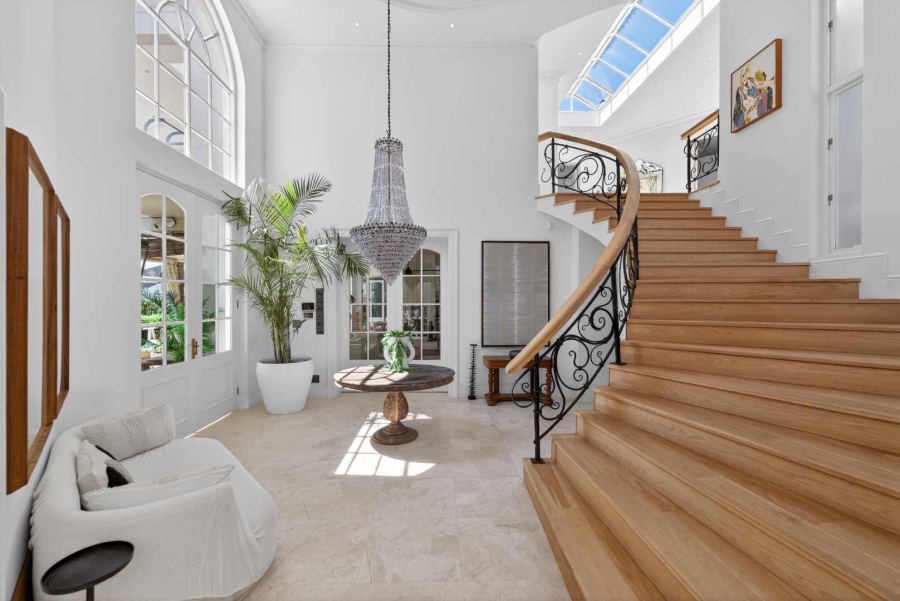 5 Bedroom Property for Sale in Fresnaye Western Cape